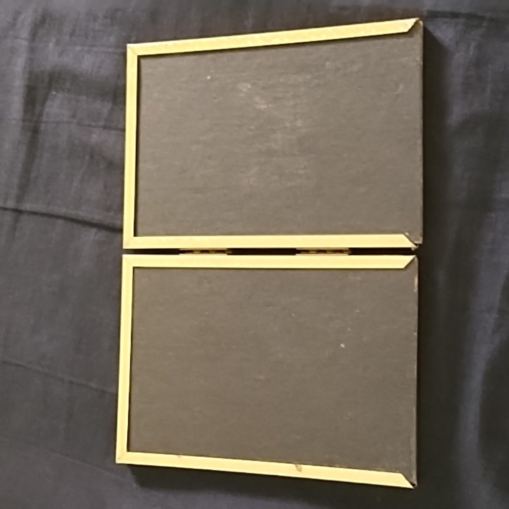 Vintage Ornate Double Picture Frame Gold Tone Hinged Metal Folding Approx 5x7.5 - Picture 5 of 7